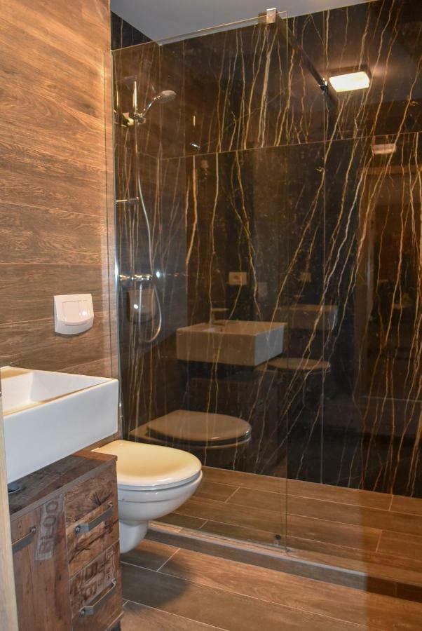 Wood Central Apartment Temeşvar Dış mekan fotoğraf