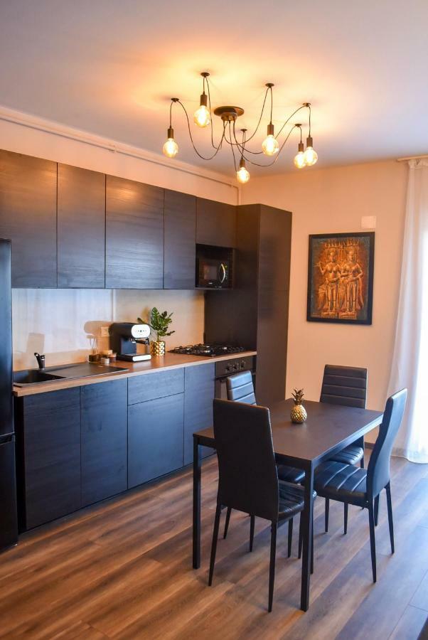 Wood Central Apartment Temeşvar Dış mekan fotoğraf