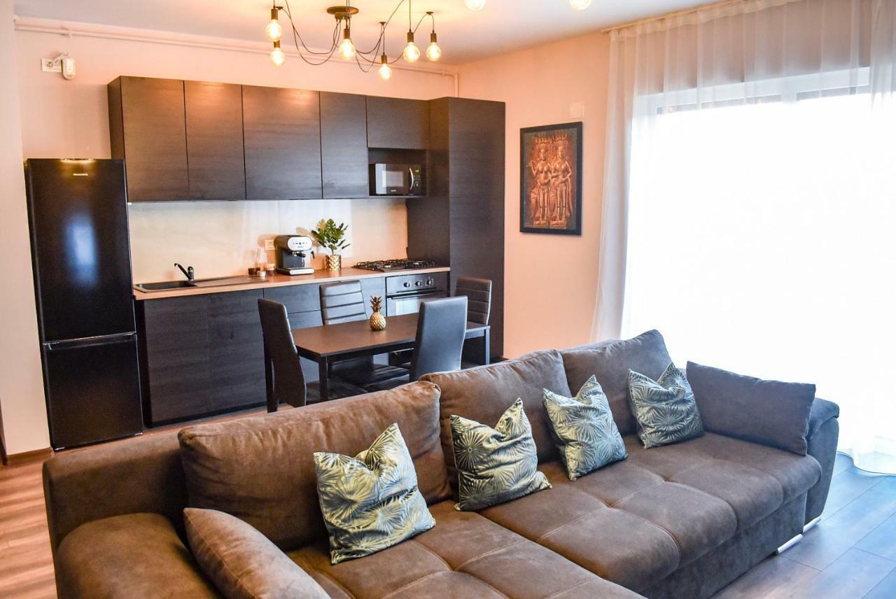 Wood Central Apartment Temeşvar Dış mekan fotoğraf