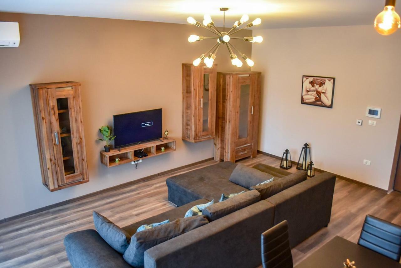 Wood Central Apartment Temeşvar Dış mekan fotoğraf